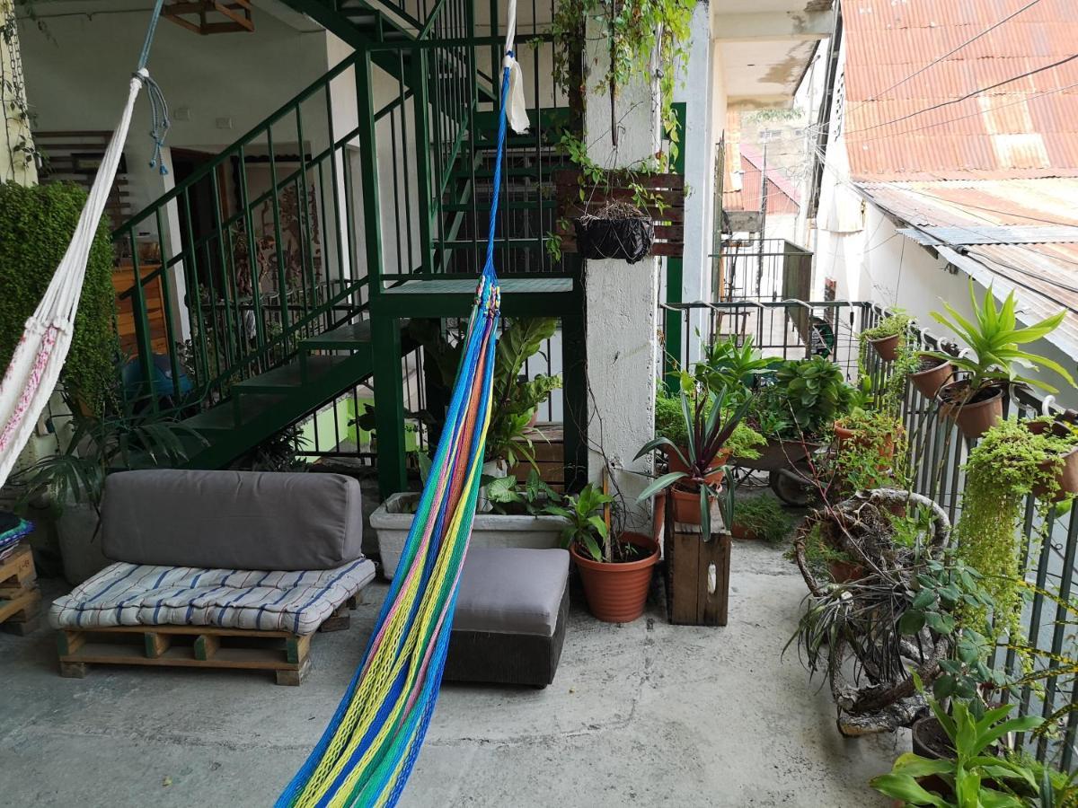 La Terraza Hostel Flores Exterior photo